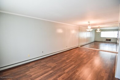45 Gardenia Ln unit 9, Staten Island, NY 10314 - photo 3