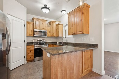 8215 N Clear Rock Rd unit 11, Eagle Mountain, UT 84005 - photo 7