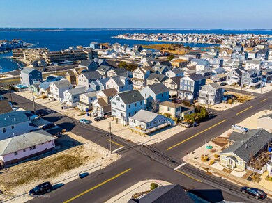 302 6th Ave Ortley Beach NJ-large-005-00