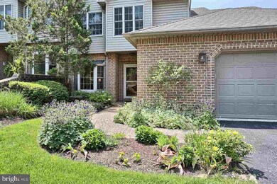 512 Bridgeview Dr, Lemoyne, PA 17043 - photo 2