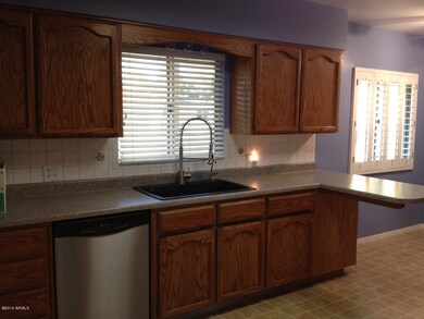 917 W Linger Ln, Phoenix, AZ 85021 - photo 2