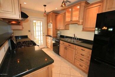 Picture 6 Kitchen II