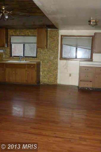 351 Tall Pine Ln, Gerrardstown, WV 25420 - photo 5