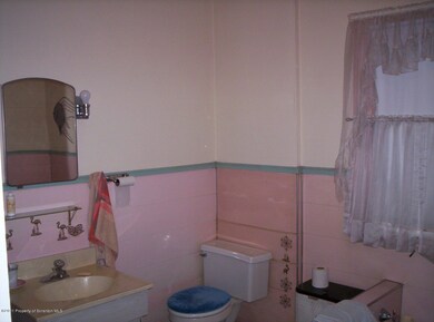 220 Chestnut St, Dunmore, PA 18512 - photo 5