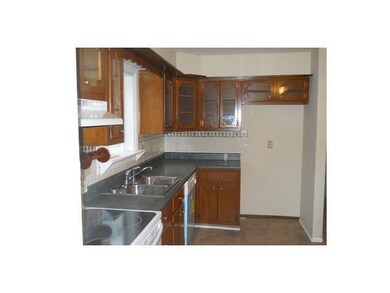 837 Cummington Rd, Columbus, OH 43213 - photo 7