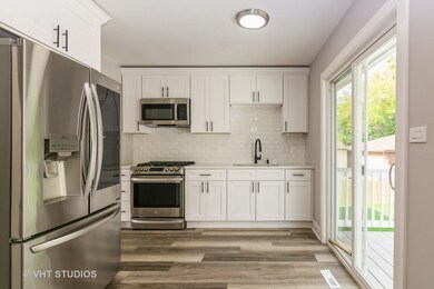 3626 Peach Grove Ln, Hazel Crest, IL 60429 - photo 4