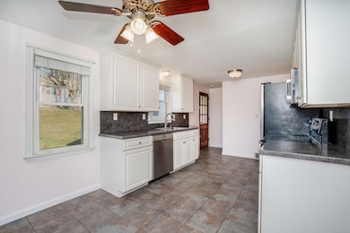 64 Kenlock St, Newington, CT 06111 - photo 4