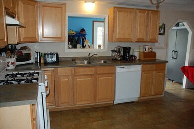 114 Bellevue Ave, North Smithfield, RI 02896 - photo 4