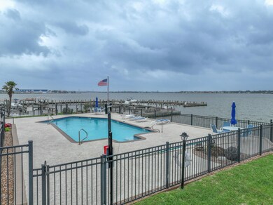 114 Yacht Club Ln unit 114, Seabrook, TX 77586 - photo 2