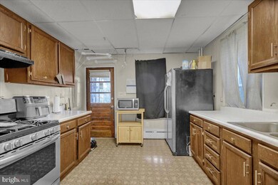 1236 Carbon St, Reading, PA 19601 - photo 7