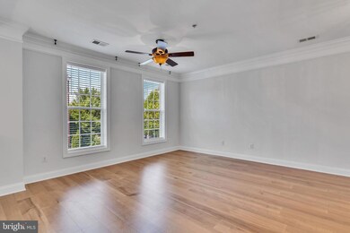 15229 Lancashire Dr unit 373, Woodbridge, VA 22191 - photo 2