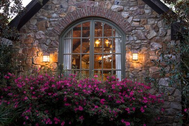 Hodges_Moore_window_9869