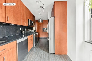 679 W 239th St unit 5B, Bronx, NY 10463 - photo 6
