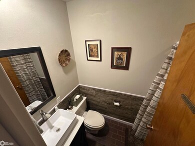 2nd Bathroom