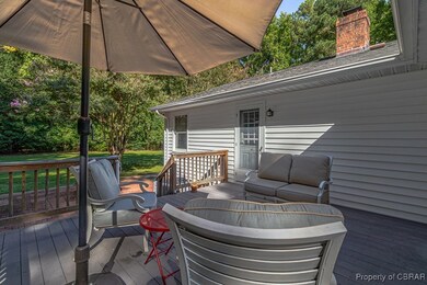 Deck with outdoor lounge area