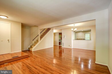 3730 Angelton Ct, Burtonsville, MD 20866 - photo 4