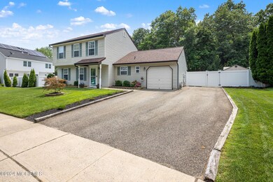 942 Mcguire Dr, Toms River, NJ 08753 - photo 4
