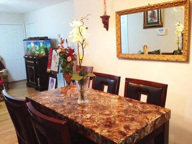      Nice dining area in the              Eat-in Kitchen