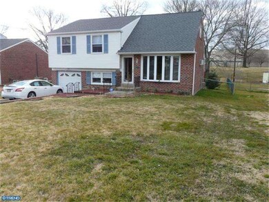 304 Melvin Dr, Brookhaven, PA 19015 - photo 2