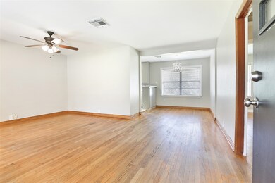 1214 W 31st St, Houston, TX 77018 - photo 4