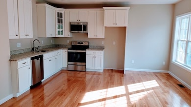 81 Narrow Ln unit B, Lancaster, MA 01523 - photo 3