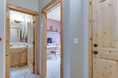 5-web-or-mls-2053 SW 41st St-5