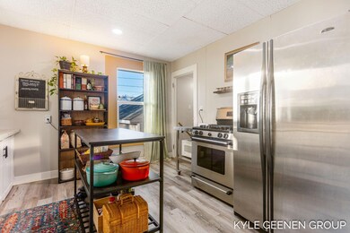 31-web-or-mls-296-w-17th-st