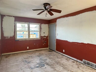 2809 E 24th St, Des Moines, IA 50317 - photo 3