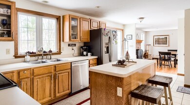 28 Valley View Cir, Rutland, MA 01543 - photo 5