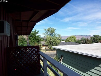 1110 Oregon Ave, the Dalles, OR 97058 - photo 4