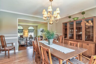 09-Dining Room