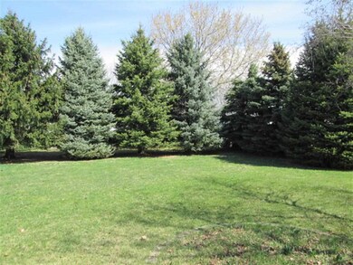 1410 Arbutus St, Janesville, WI 53546 - photo 4