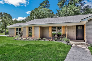 34605 Bernice Dr, Pinehurst, TX 77362 - photo 4