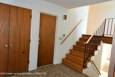 Tiled Foyer/Garage entry