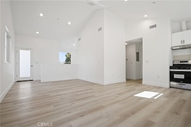 9241 1/2 Firth Blvd unit 1/2, Los Angeles, CA 90002 - photo 4