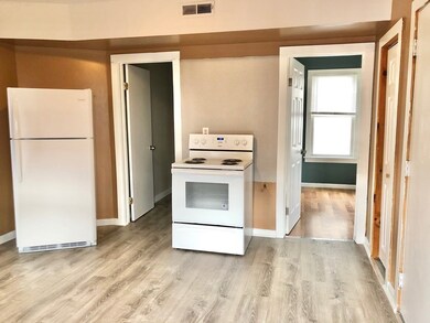 845 Worthington St unit 2, Springfield, MA 01105 - photo 2