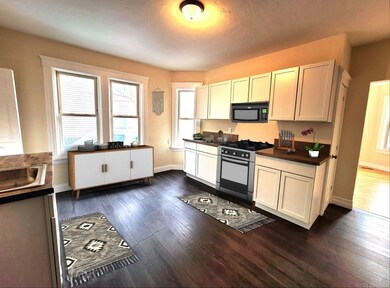 6 Moen St, Worcester, MA 01605 - photo 3