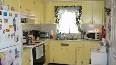 6337 Kimberly Ln, Jacksonville, FL 32210 - photo 3