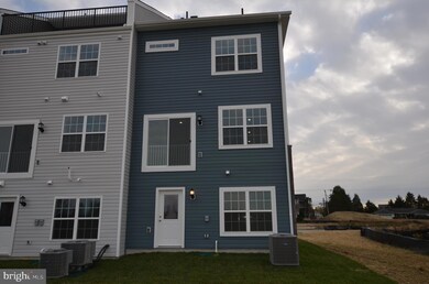 7568 River Reach Rd, Woodlawn, MD 21244 - photo 3