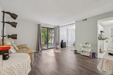 25 Rockland St unit 3, West Roxbury, MA 02132 - photo 3