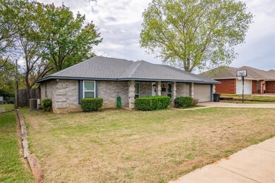 108 Bentley Dr, Joshua, TX 76058 - photo 2