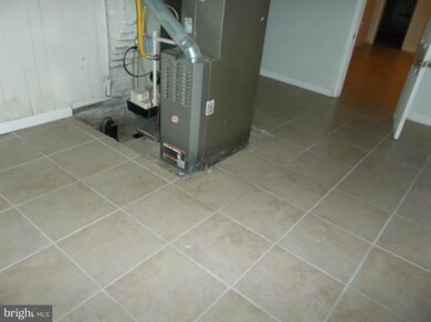 2516 E Monument St, Baltimore, MD 21205 - photo 7