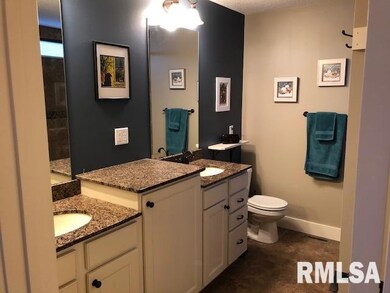 1208 W 61st St, Davenport, IA 52806 - photo 3