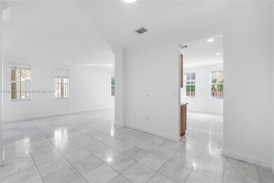 10770 NW 74th Ln, Doral, FL 33178 - photo 7