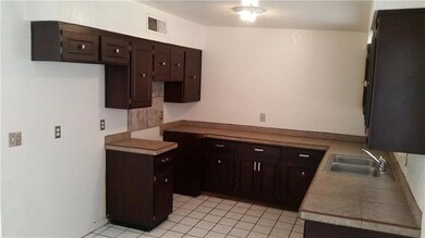 7920 Broadway Dr, El Paso, TX 79915 - photo 5