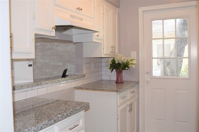 7033 Kinney St unit A, Houston, TX 77087 - photo 2