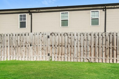 003-photo-rear-view-13660067