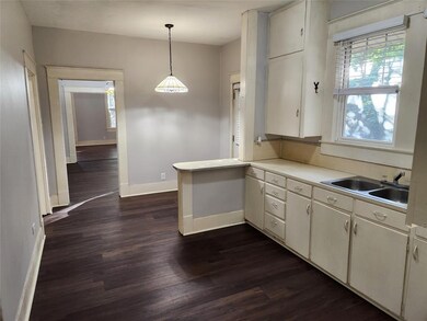 306 W Maple St, Whitewright, TX 75491 - photo 7