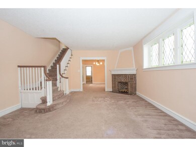 704 W Cobbs Creek Pkwy, Lansdowne, PA 19050 - photo 4