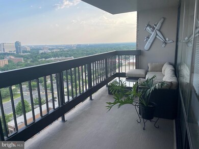 Skyline Plaza unit 2608S, Baileys Crossroads, VA 22041 - photo 5